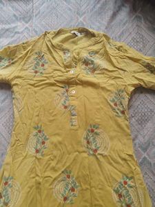 Elegant Yellow Kurta with Floral Print