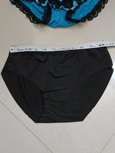 Lace Trim Panties Set