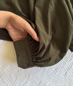 Olive green v neck batwing balloon sleeves top