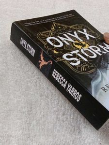 ONYX STORM REBECCA YARROS