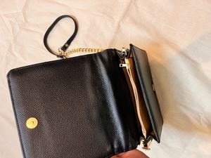 KLEIO Quilted Chain Crossbody Bag