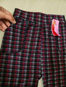 Checked Jeggings cum pant