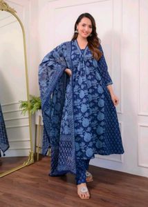 Stylish Blue Floral Print Kurta Set