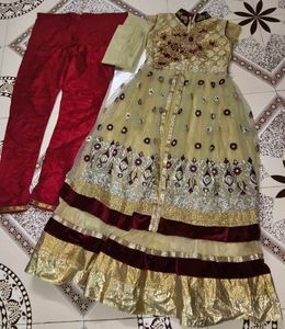 Elegant Embroidered Kurta Set with Pants