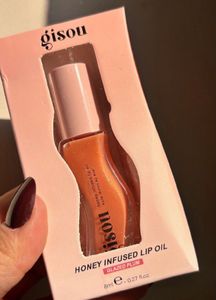 Gisou Honey Infused Lip Oil Glazed Plum