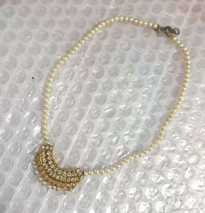 Pearl Neckpiece, with Cubic Zirconia Pendant ✨