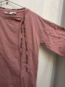 Chic Pearl Embellished T-Shirt
