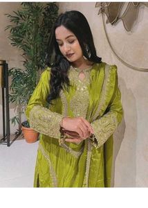 Elegant Kurta Set with Trousers Dupatta