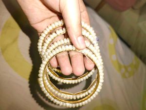Elegant Pearl Bangles Set