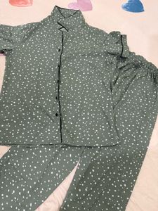 Clovia Polka Dots Green Pajama Set