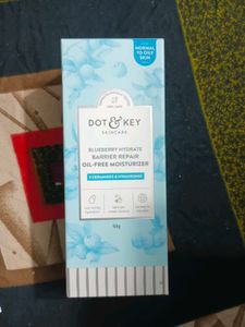 Dot & Key Oil-Free Moisturizer