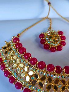 Exquisite Kundan &amp; Pearl Necklace Set