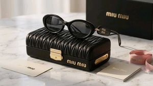 MiuMiu Sunglasses PREMIUM QUALITY SUNGLASSE