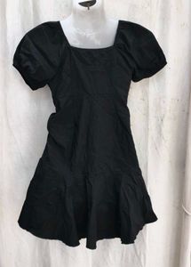 I. Chic Black Puff Sleeve Dress