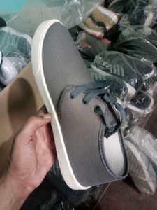 NEW NO USED CASUAL SHOES,