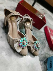 Elegant Velvet Bow Heels with Gemstone Detail