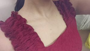 Maroon textured sleeveless top
