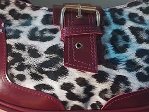 Chic Leopard Print &amp; Burgundy Shoulder Bag