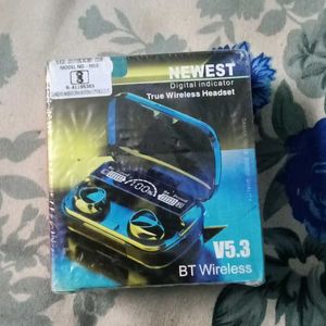 Wireless Bluetooth Earbuds with Charging Case