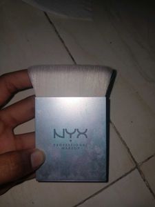 NYX Makeup contour Brush