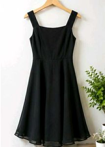 Chic Black Ruffle Strap Dress