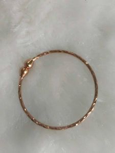 Elegant Rose Gold Bangle kada