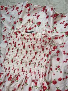 Adding a little bit of floral to my day. The perfe