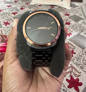 Stylish Black and Rose Gold Watch