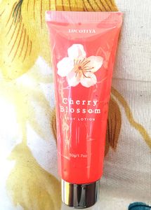 LUCOTIYA Cherry Blossom Body Lotion