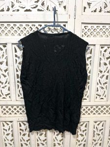 Chic Black Sleeveless V-Neck Top