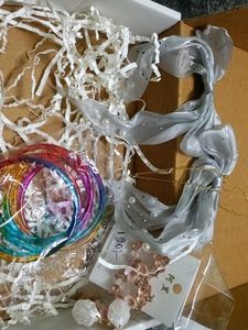 Sparkling Jewelry Set with Bangles