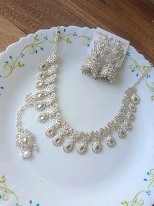 Stunning Silver-Toned Jewellery Set