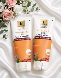 PACK OF 2 💖 PILGRIM VITAMIN C GEL FACE WASH - KAK