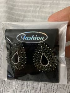 🖤 Black Statement Earrings