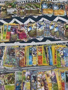 20 Pokemon Trading Card Collection