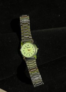 Classic Quartz Wristwatch