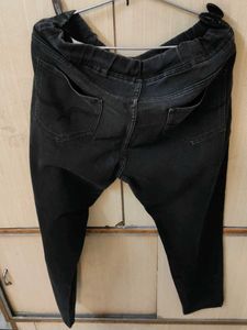 Comfortable Black Denim Jeans