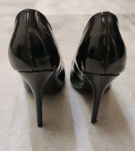 Wifes Classic Black Patent Stiletto Heels