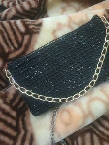 Cuhic Very Beautiful   Black glass bead Gold Chain