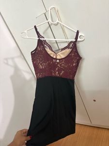 Elegant Lace Dress with side chain and adju