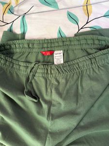 W Green leggings
