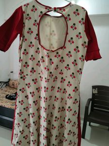 Off White Anarkali Gaun