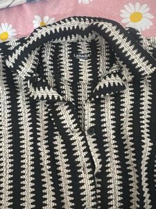 Chic Black &amp; White Patterned Top