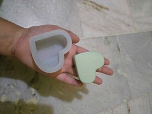 Photo Holder Heart-Shaped Silicone Mold