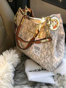 MICHAEL KORS FULTON IN STOCK*( NO BOX)