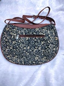 Zouk Shoulder Bag