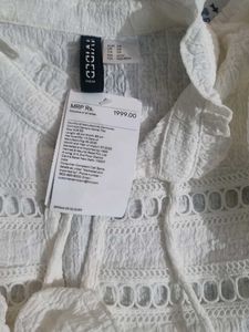 H&amp;M Chic White Textured Top with Tie Detail
