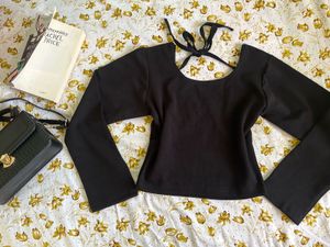 Black Long Sleeve Cropped Top