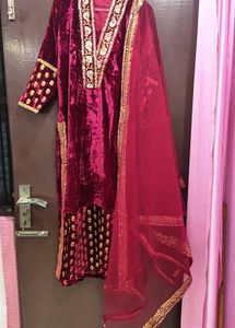 Elegant Maroon Velvet suit and Duppata