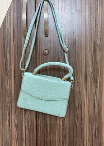 Stylish Croc-Embossed Handbag